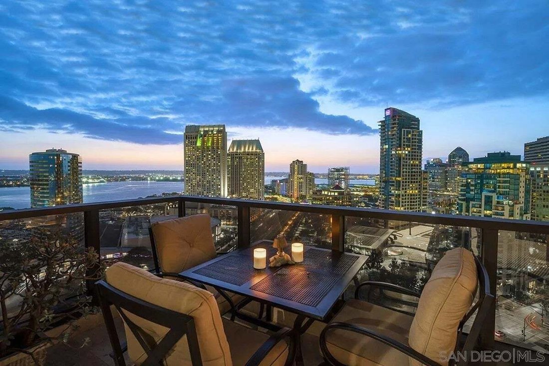 Condo in San Diego, California, United States 3 - 18584607