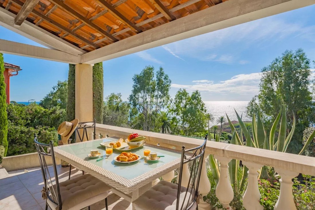 Villa in Le Dramont-Agay-Anthéor-Le Trayas, Saint-Raphaël, France 3 - 14885912