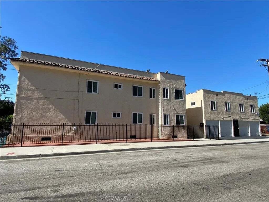 Pico Rivera, California, United States 4 - 17400815
