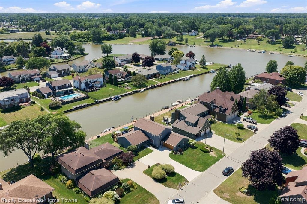 House in Port Huron, Michigan, United States 5 - 18581379
