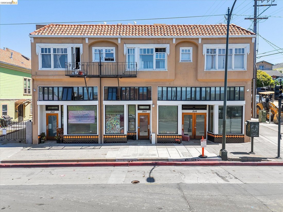 Oakland, California, United States 1 - 18584386