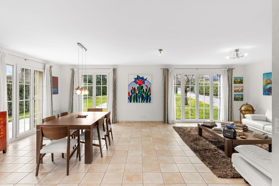 Villa in Vich, Vaud, Switzerland 4 - 18583326