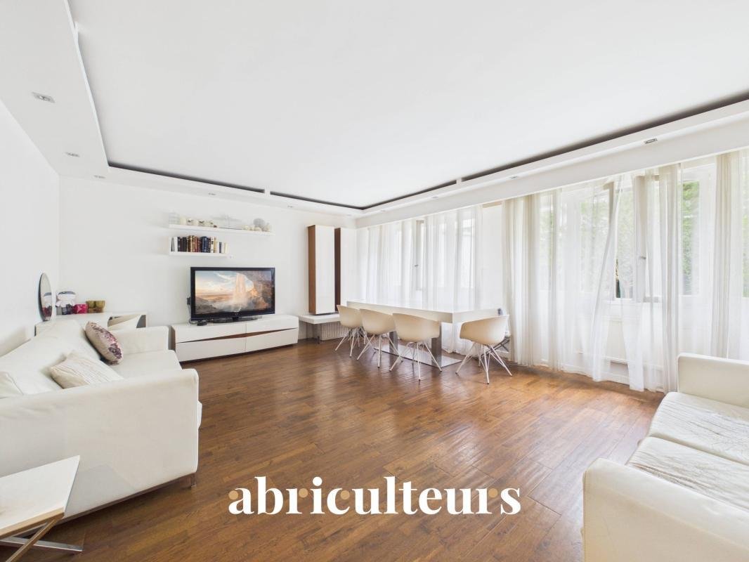 Apartment in Daumesnil, Saint-Mande, France 2 - 18583254