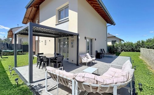 House in Montagny-les-Lanches, Auvergne-Rhône-Alpes, France 1