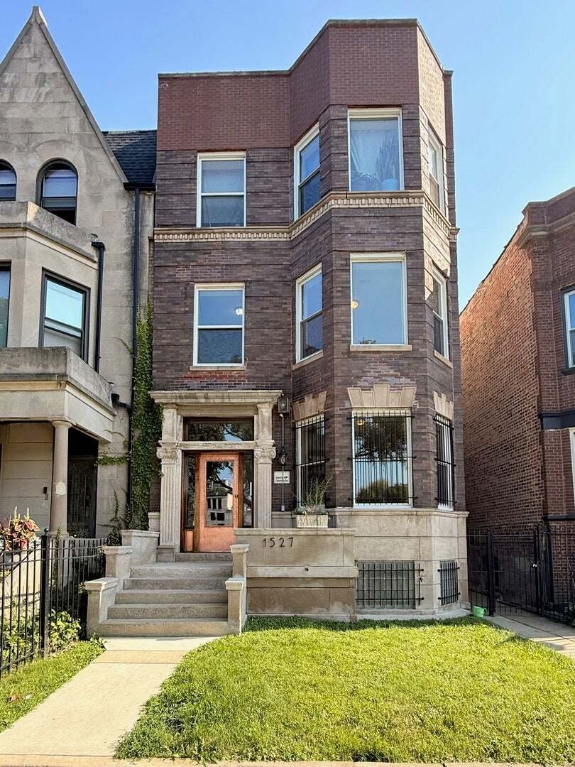 Chicago, Illinois, United States 1 - 18584498