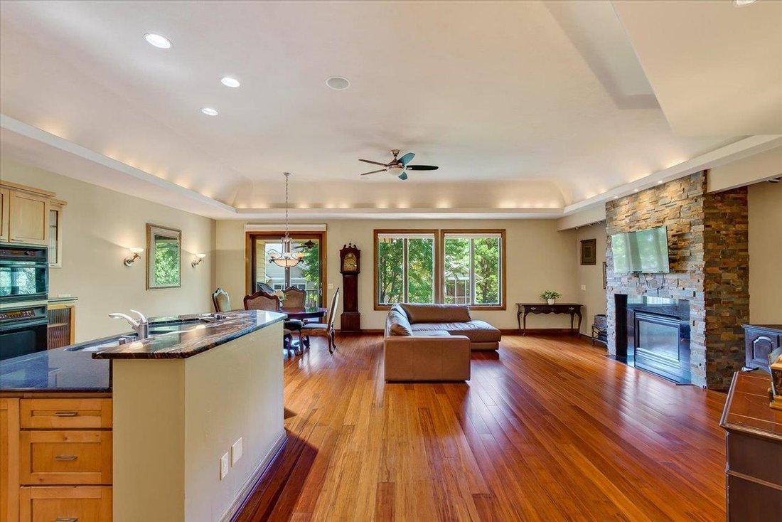 Condo in Madison, Wisconsin, United States 2 - 18584009