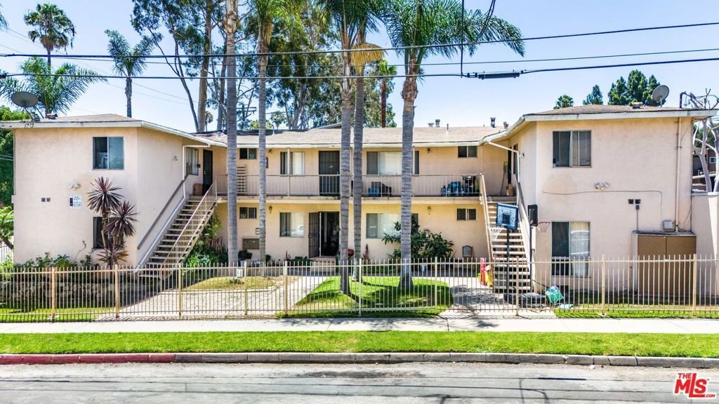 Los Angeles, California, United States 2 - 18584020