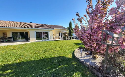 Villa en Levigny-Le Bourg, Charnay-lès-Mâcon, Francia 1