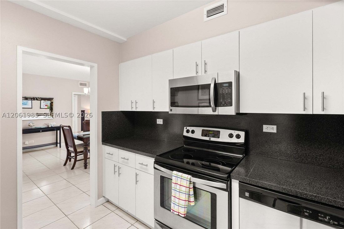 Condo in Miami Beach, Florida, United States 3 - 18584414