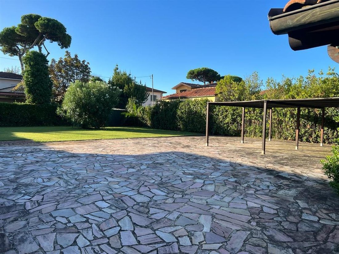 Villa in Marina di Pietrasanta, Tuscany, Italy 5 - 18580599