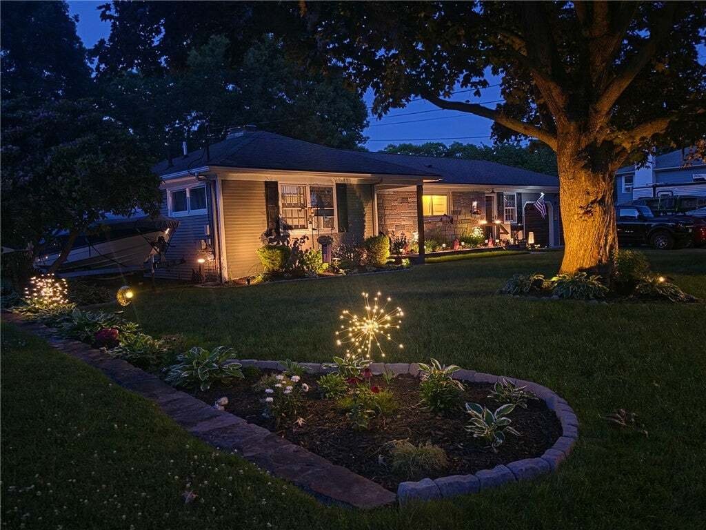 House in Warwick, Rhode Island, United States 1 - 18583854