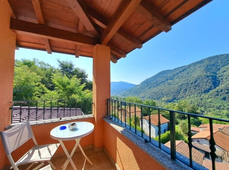 Villa in Tresa, Ticino, Switzerland 3 - 18581046