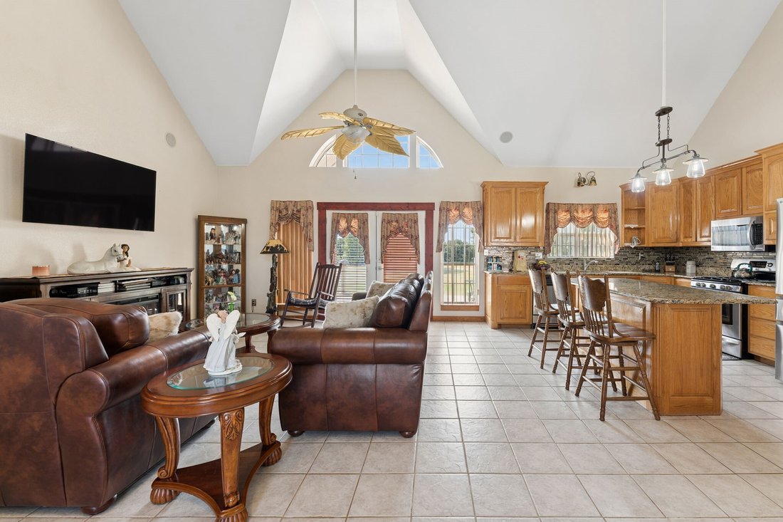 House in Granbury, Texas, United States 4 - 18584803