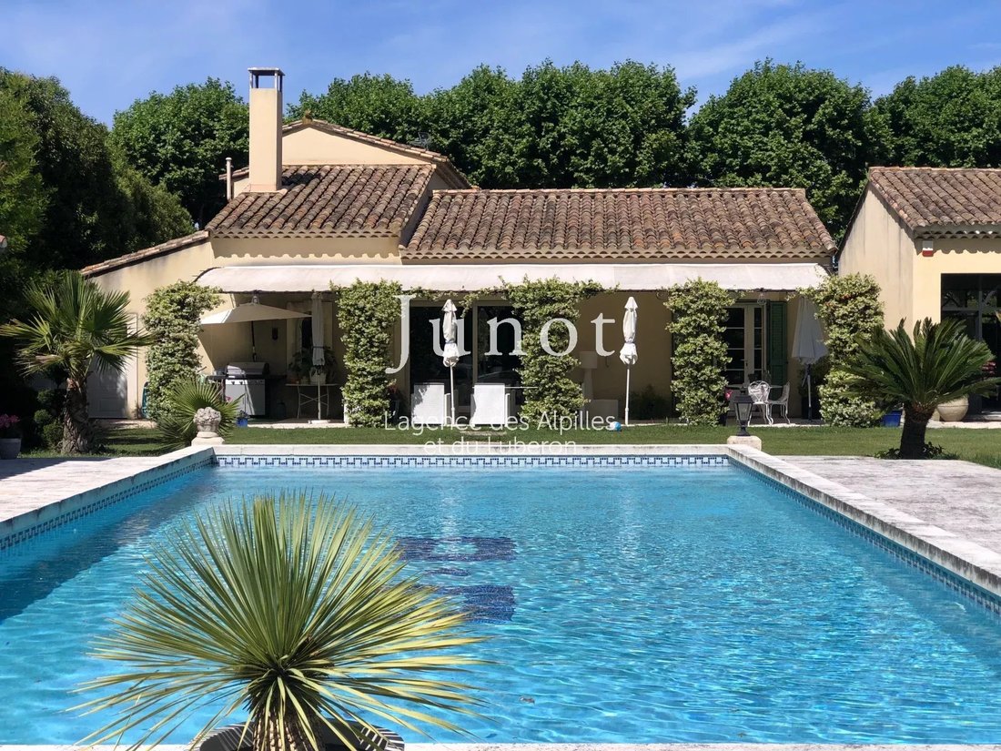 House in Maillane, Provence-Alpes-Côte d'Azur, France 1 - 18582469