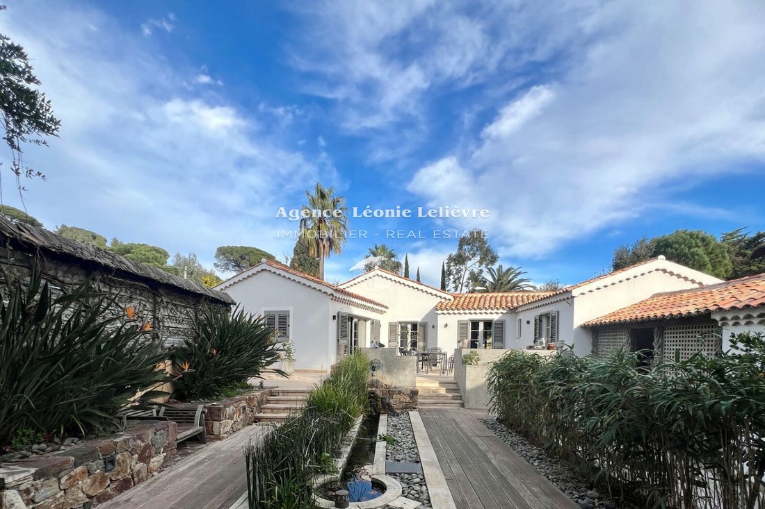 Villa in Ville-Les Saquedes-Le Bouillonnet, Sainte-Maxime, France 2 - 16903135