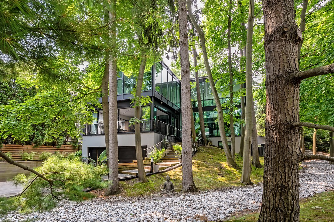House in Oakville, Ontario, Canada 3 - 18580313