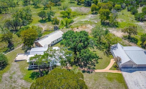 House in Center Point, Texas, United States 1