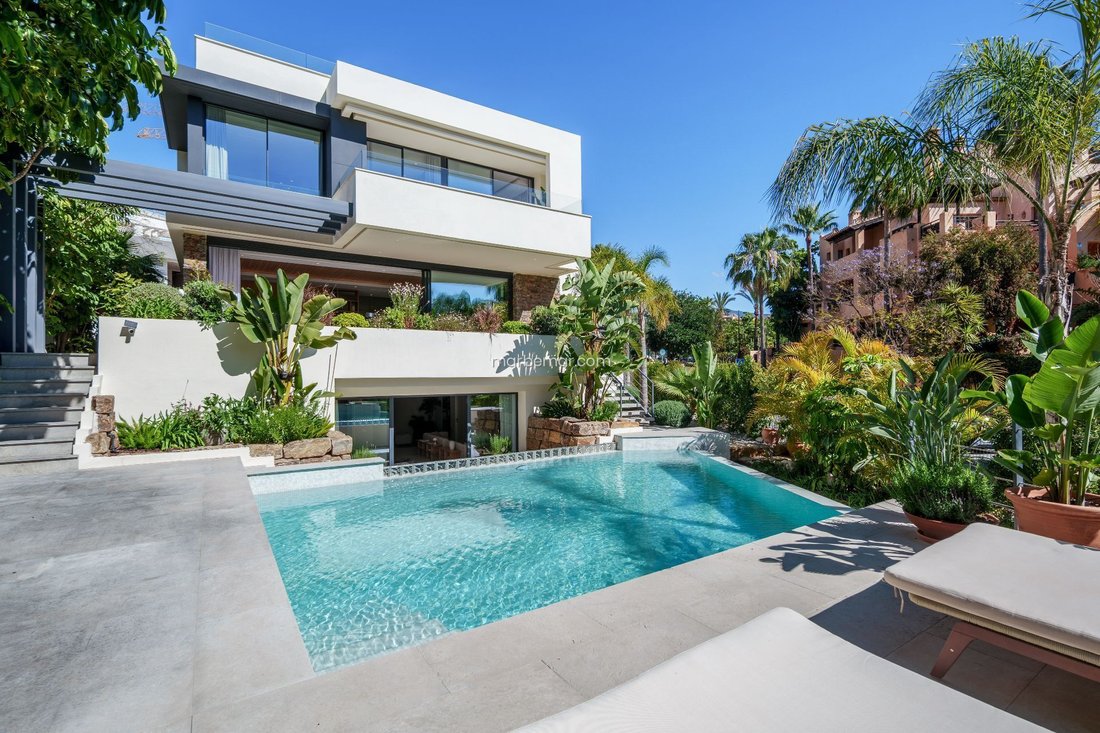 Villa in Estepona, Andalusia, Spain 5 - 18583819