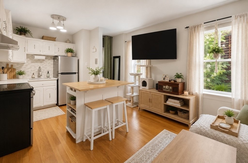 Condo in Boston, Massachusetts, United States 2 - 18585174