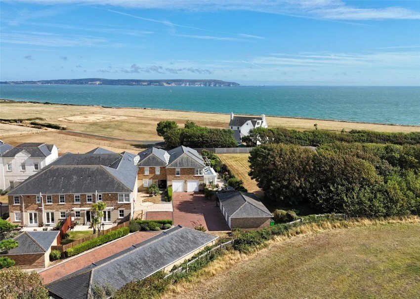 House in Milford on Sea, England 2 - 18583648