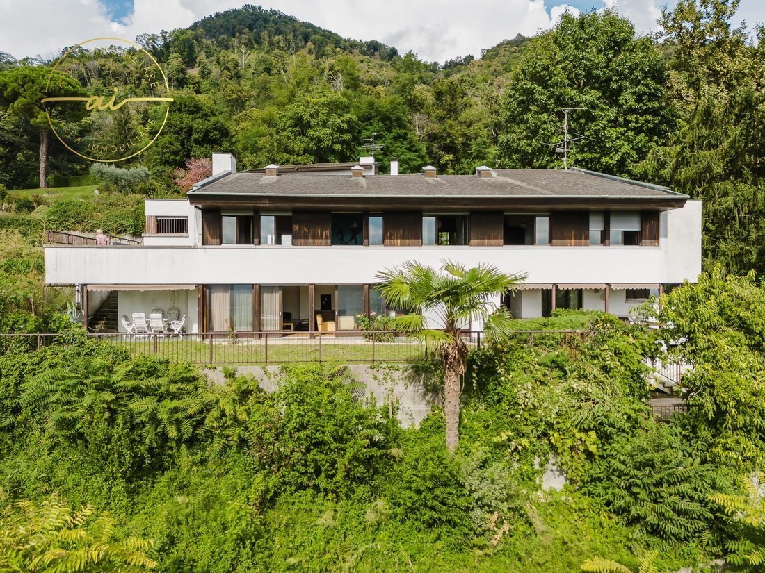 Villa in Morbio Inferiore, Ticino, Switzerland 1 - 18583572