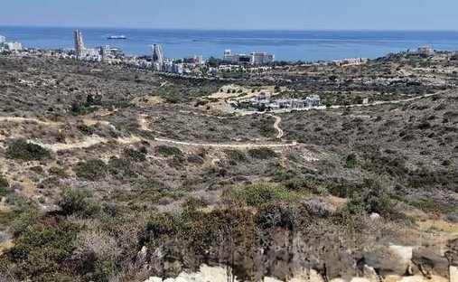Terreno a Agios Tychon, Distretto di Limassol, Cipro 1