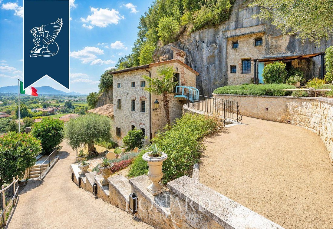Villa in Longare, Veneto, Italy 1 - 18585233