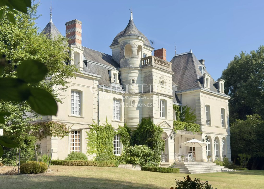 Castle in Châtellerault, Nouvelle-Aquitaine, France 1 - 18582307