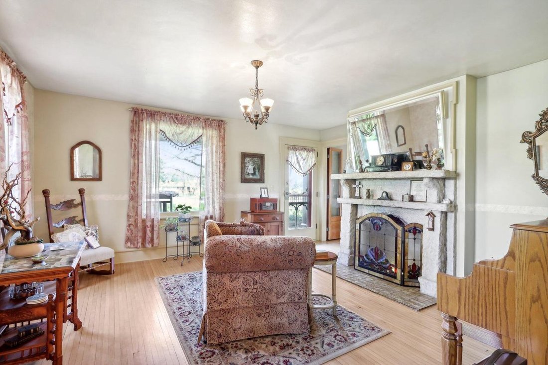 House in Mukwonago, Wisconsin, United States 4 - 18583996