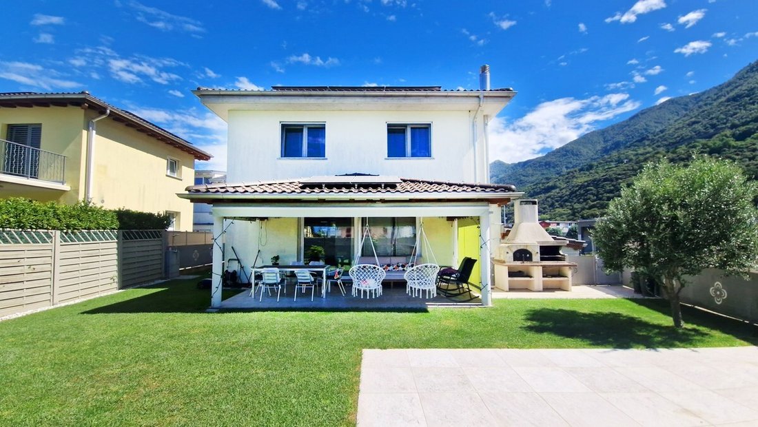 Maison à Gambarogno, Tessin, Suisse 1 - 18581295