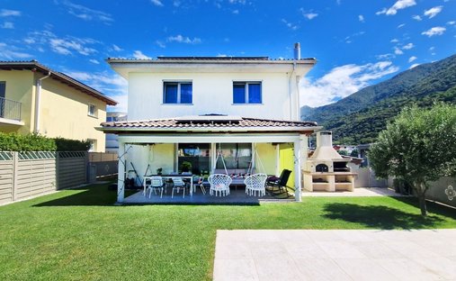 House in Gambarogno, Ticino, Switzerland 1