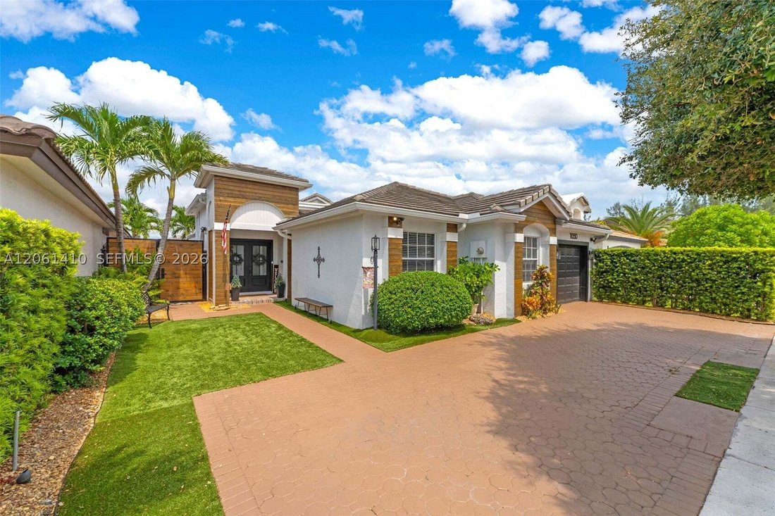 House in Miami, Florida, United States 4 - 18584412