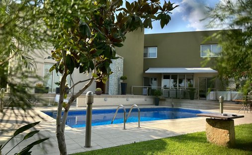 Villa in Agios Athanasios, Limassol, Cyprus 1
