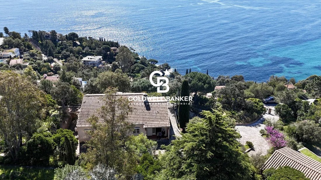 House in Rayol-Canadel-sur-Mer, Provence-Alpes-Côte d'Azur, France 1 - 17560979