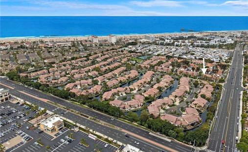 Townhouse in Huntington Beach, California, United States 1