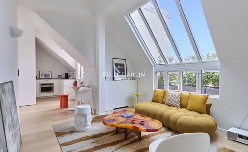 Apartment in Saint Philippe du Roule, Paris 8e Arrondissement, Paris 1