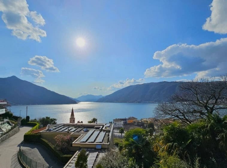 Villa in Bissone, Ticino, Switzerland 1 - 18581183