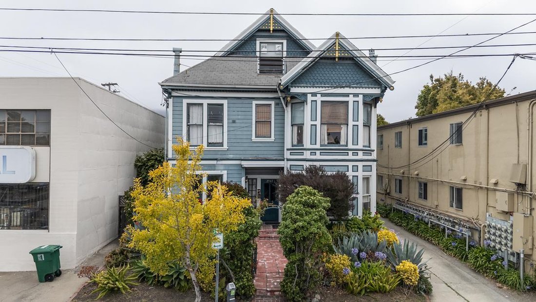 Alameda, California, United States 1 - 18581246