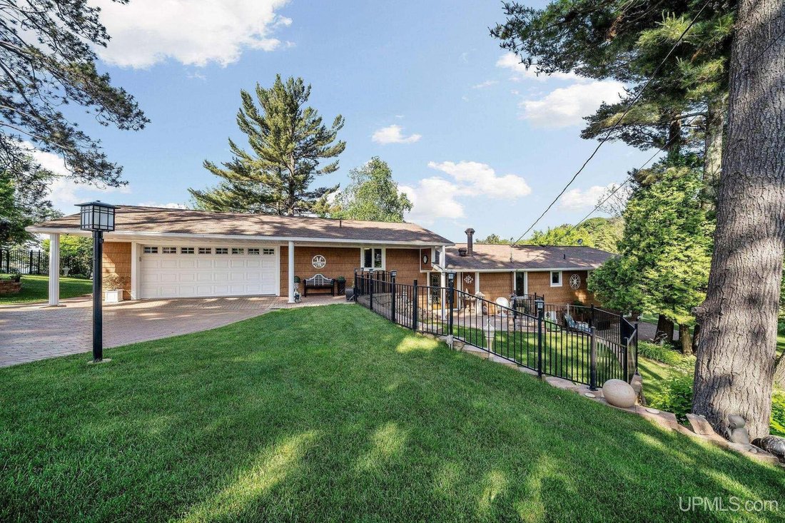 House in Negaunee, Michigan, United States 5 - 18581387