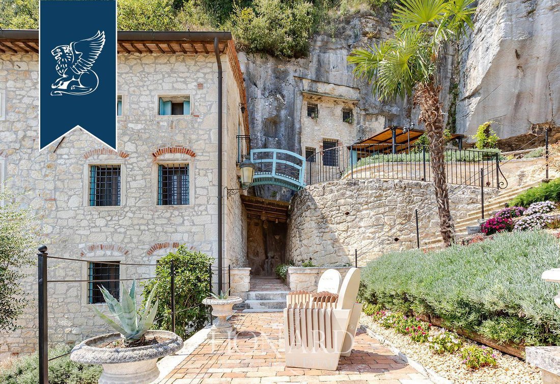 Villa in Longare, Veneto, Italy 3 - 18585233