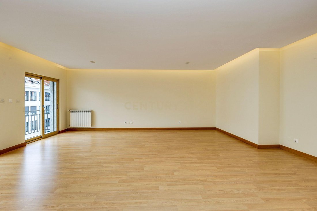 Apartment in Aguas Livres, Lisbon, Portugal 4 - 18585282
