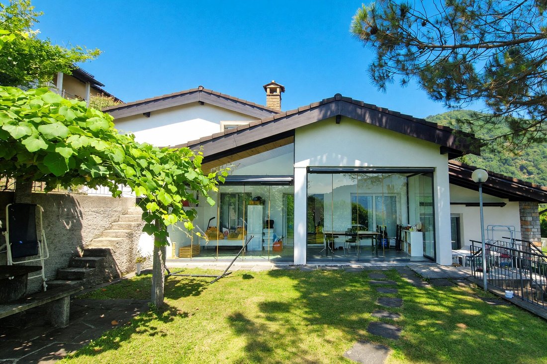 House in Caslano, Ticino, Switzerland 1 - 18581404