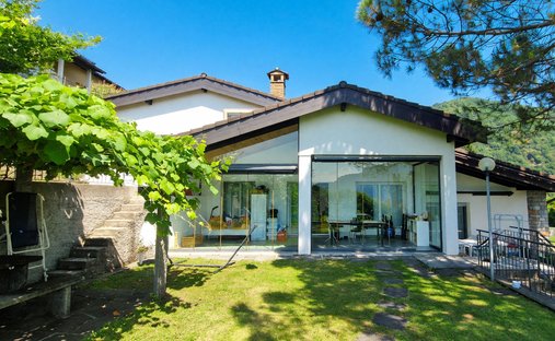 Haus in Caslano, Tessin, Schweiz 1