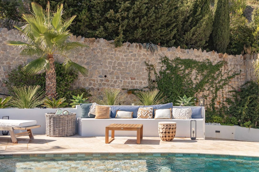Villa in Hyeres, Provence-Alpes-Côte d'Azur, France 3 - 18584194