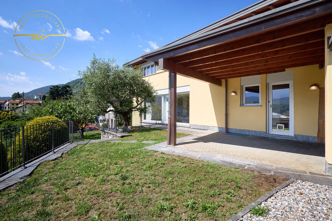 Villa in Torricella-Taverne, Ticino, Switzerland 2 - 18583612