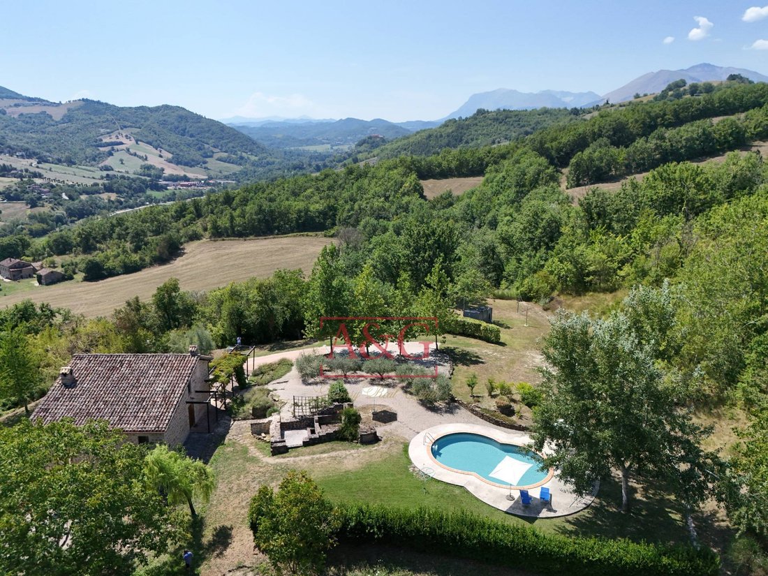 Country House in Amandola, Marche, Italy 4 - 17015966