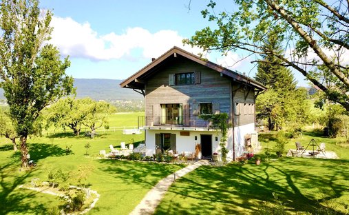 House in Burtigny, Vaud, Switzerland 1