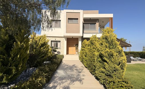 House in Souni-Zanakia, Limassol, Cyprus 1