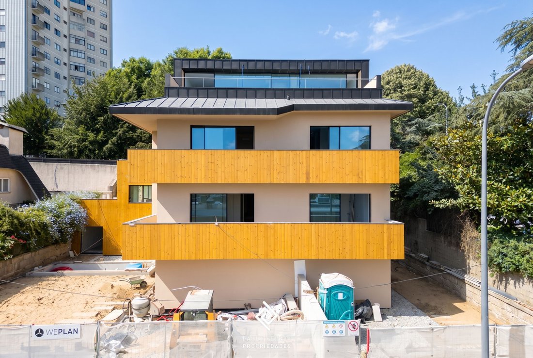 Apartment in Lordelo do Ouro e Massarelos, Porto District, Portugal 3 - 18585367