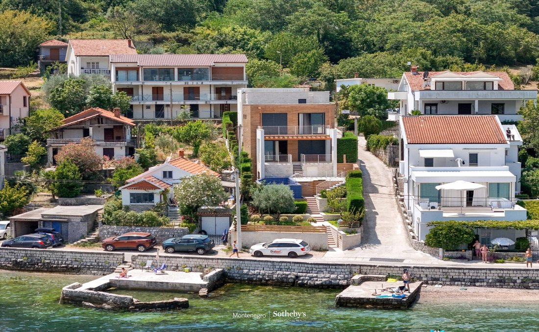 Villa in Donji Stoliv, Kotor Municipality, Montenegro 3 - 17837513